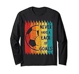 ¿Buscas ideas geniales de ropa de fútbol? Como mamá o papá de fútbol apoya a tu jugador favorito. Este es el diseño perfecto para niñas, niños, adolescentes, mujeres, hombres, familiares y amigos. Cita de fútbol: Never Have A Lack Of Goals.