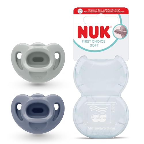 NUK First Choice Soft Baby Schnuller | 0-6 Monate | Orthodontische Schnuller aus superweichem 100% Silikon | 95% Baby-Akzeptanz** | Grün/Blau | 2 Stück