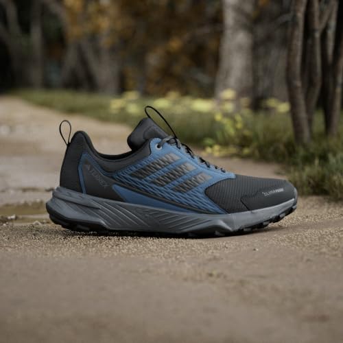 adidas Herren Terrex Tracefinder 2 Climaproof Trail Running Shoes, Core Black/Core Black/Semi Impact Orange, 46 EU