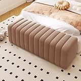 Design Élégant – Disponible en ivoire, rose clair, gris clair et kaki, ce banc tapissé complète le meuble d’entrée ou la chambre.