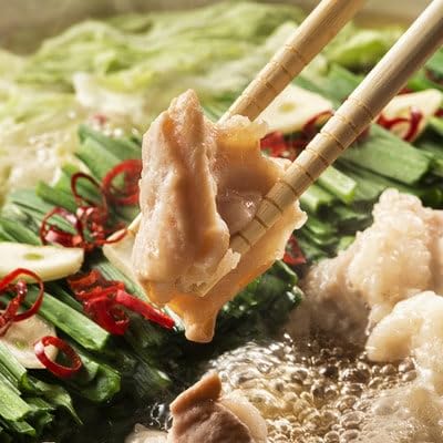 (博多名物)九州産ハーブ鶏水炊き&国産牛もつ鍋(みそ味)食べ比べセット 各2人前(大牟田市)