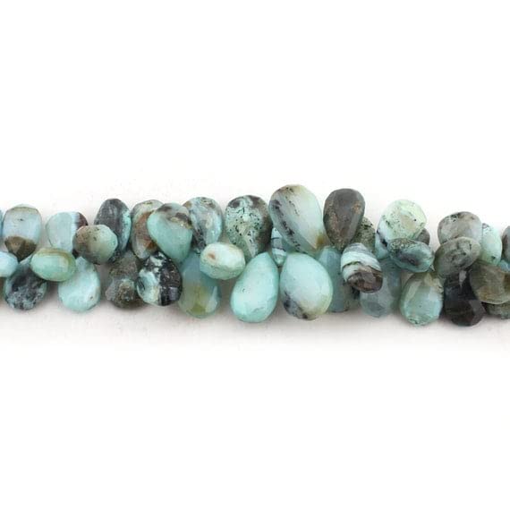 Chrysoprase briolette pour raviver des bijoux ternes avec des pierres éclatantes