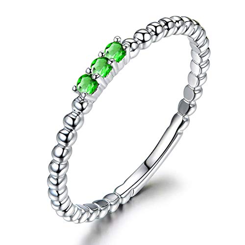 Zirconium vert fantaisie sur une bague argent pour sublimer vos soirées