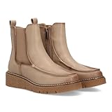 97599 Bota tipo Chelsea con cuna para mujer con diseno minimalista. Incorpora paneles elasticos laterales para un ajuste comodo y practico. Cierre de cremallera. Ideal otono invierno. Beige Talla 38