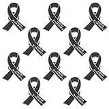 Conçu comme une broche insigne en métal, sa matière durable garantit un souvenir impérissable, un insigne de paix qui garde le souvenir des êtres chers près de soi pendant des années. à porter sur un sac à dos ou une veste