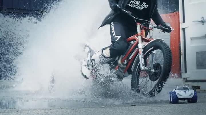 Exost - TE125 - Voiture télécommandée - Aqua Cyclone - Echelle 1/10