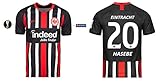 An den Ärmeln die Abzeichen der UEFA Europa League