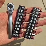 Rangement soigné et accès rapide : l'étui compact moulé et la pochette à outils souple gardent chaque pièce organisée et maintenue fermement en place pour éviter la perte et la récupération rapide pendant les projets.