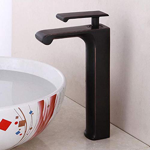 Robinet de lavabo au-dessus du comptoir pour stopper les éclaboussures d'eau froide