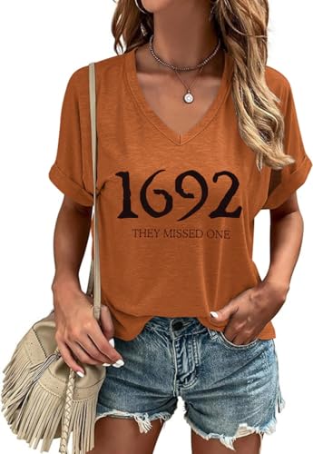 Women's 1692 They Missed One V Neck Shirt Fall Halloween Salem Witch Graphic Short Sleeve Tee Spooky Season Tops(XXL,Brown01)