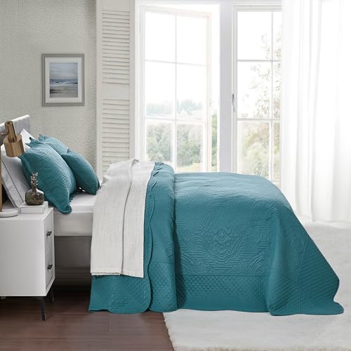 Image of HZ & HY Oversized King Bedspread, Embossed Damask Quilt Set King /Cal King, Lightweight Reversible Coverlet, Scalloped Edge - Fresh Classic Look, 5 Piece, Lagoon