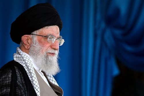 Morte de Ali Khamenei n&atilde;o deve mudar rumo do regime iraniano, avalia professor da Unifesp