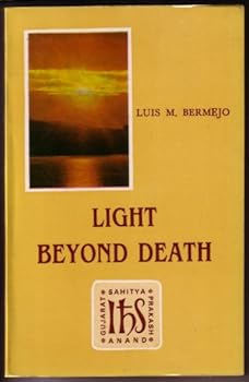 Hardcover Light Beyond Death: The Risen Christ and the Transfiguration of Man Book
