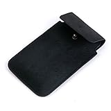 Hochwertig gearbeitetes Etui aus Echtleder und einer Verschlussklappe mit liebevoll gearbeitetem Schließknopf