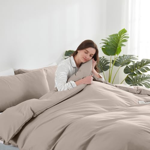 Image of Hearth & Harbor Bed Linen Set, 3Piece King Duvet Cover, Soft Microfiber, Lightweight, Breathable, Button Closure, 104x90 inches, 2 Pillow Shams | Soft Double Brushed Bedding Set, Button Closure, 1 Duvet Cover 104x90 Inches, 2 Pillow Shams