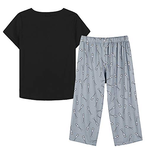 Image of YIJIU Women Soft Comfy Pajamas Cute Cat Short Sleeve Capri Pants PJS Set