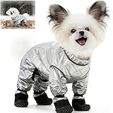 【COSTRUZIONE DURATURA E RESISTENTE】Stanco di indumenti per cani che si rovinano rapidamente? Questo cappottino impermeabile cane è realizzato con un materiale ad alta densità eccezionalmente resistente agli Lacerazioni e all'usura. Progettato per resistere agli ambienti difficili, assicura che il completo invernale Rigidi per molte stagioni, anche durante le attività all'aperto più intense e i viaggi neve.