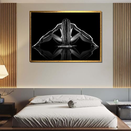 Toile noire et blanche femme nue pour sublimer l'ambiance de votre chambre