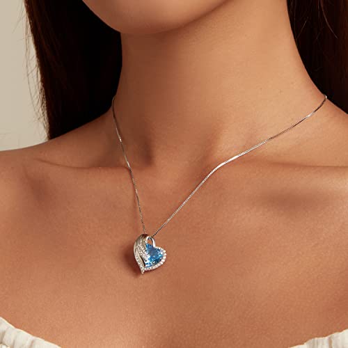 Collier cœur en argent et cristal rose aux finitions bijoux