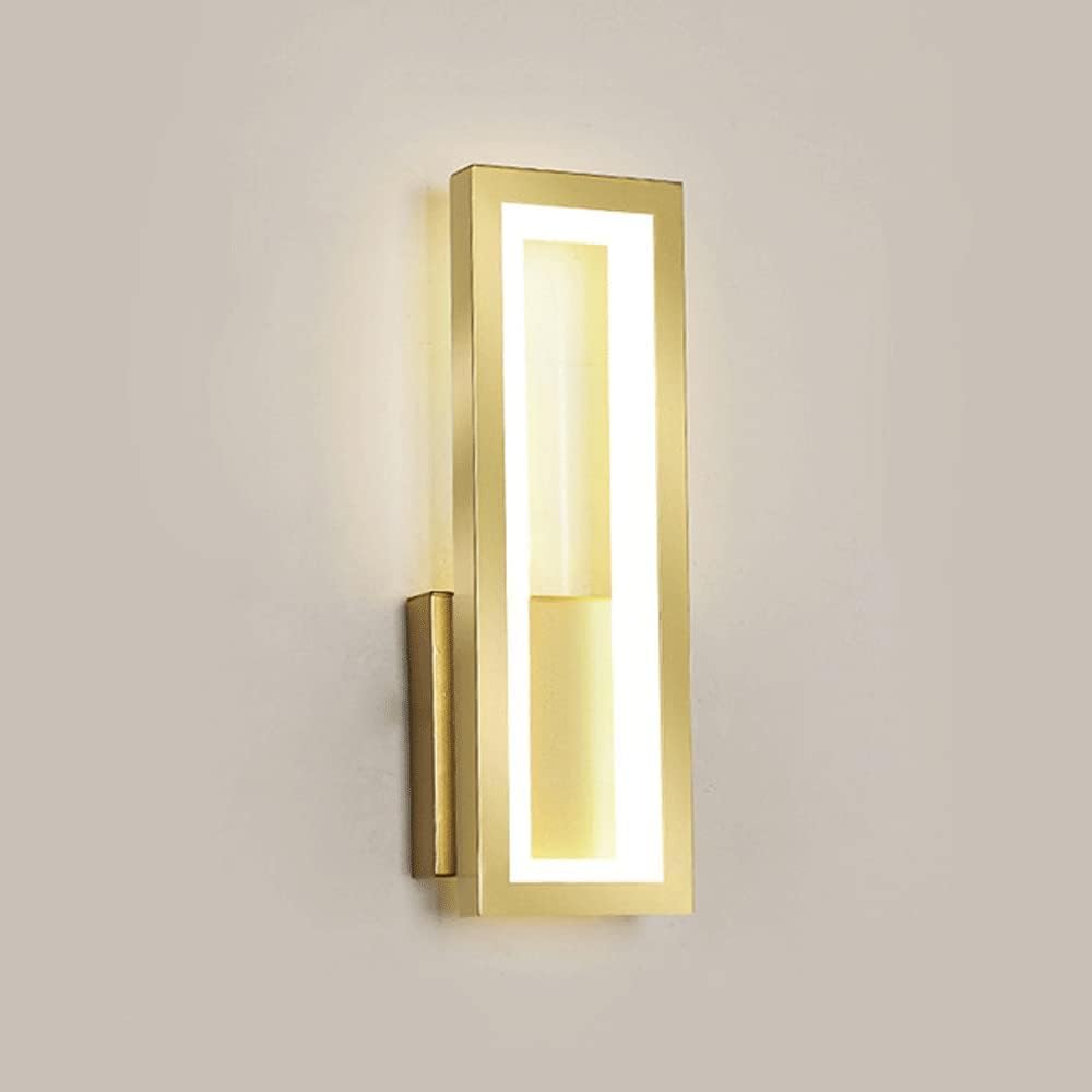 Lámpara de pared lineal para un dormitorio minimalista y acogedor