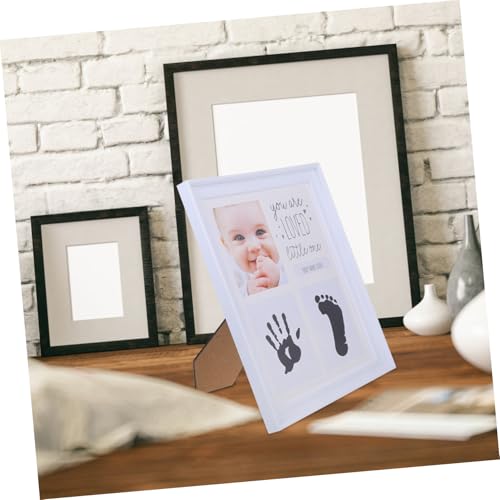 Kit empreinte main et pied bébé avec 4 cadres photo pour décorer la chambre de naissance