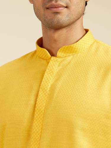 Image of DIWAS BY MANYAVAR Men's Cotton Solid Kurta (1pc)
