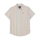 Fonctionnelle et polyvalente : cette chemise à manches courtes dispose d'un bouton sur le devant, d'une poche plaquée sur la poitrine gauche, d'une étiquette logo tissée sur la poche et d'un imprimé intégral