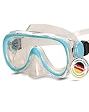 BENUTZERFREUNDLICH: Das QUICK RELEASE System der Maske ist ein leicht zu verstellender Mechanismus für das Maskenband. So gelingt es auch Ihrem Kind die Taucherbrille selbst schnell und sicher anzupassen, ganz ohne Ziehen und Zerren an den Haaren. GROSSES BLICKFELD: Klare Sicht und ein riesiges Blickfeld durch das WIDE VIEW Design der Maske. Die Kinderschwimmbrille ist superleicht und daher viel angenehmer zu tragen als eine schwerere Vollmaske.