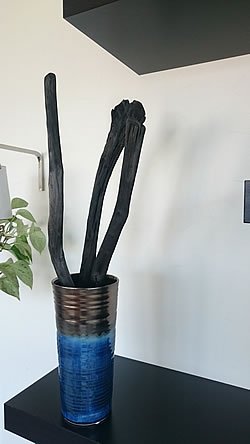 備長炭オブジェ　一点物 紀州備長炭 インテリア フレーム 『炭咲』 赤 額 21cm 正方形 置物