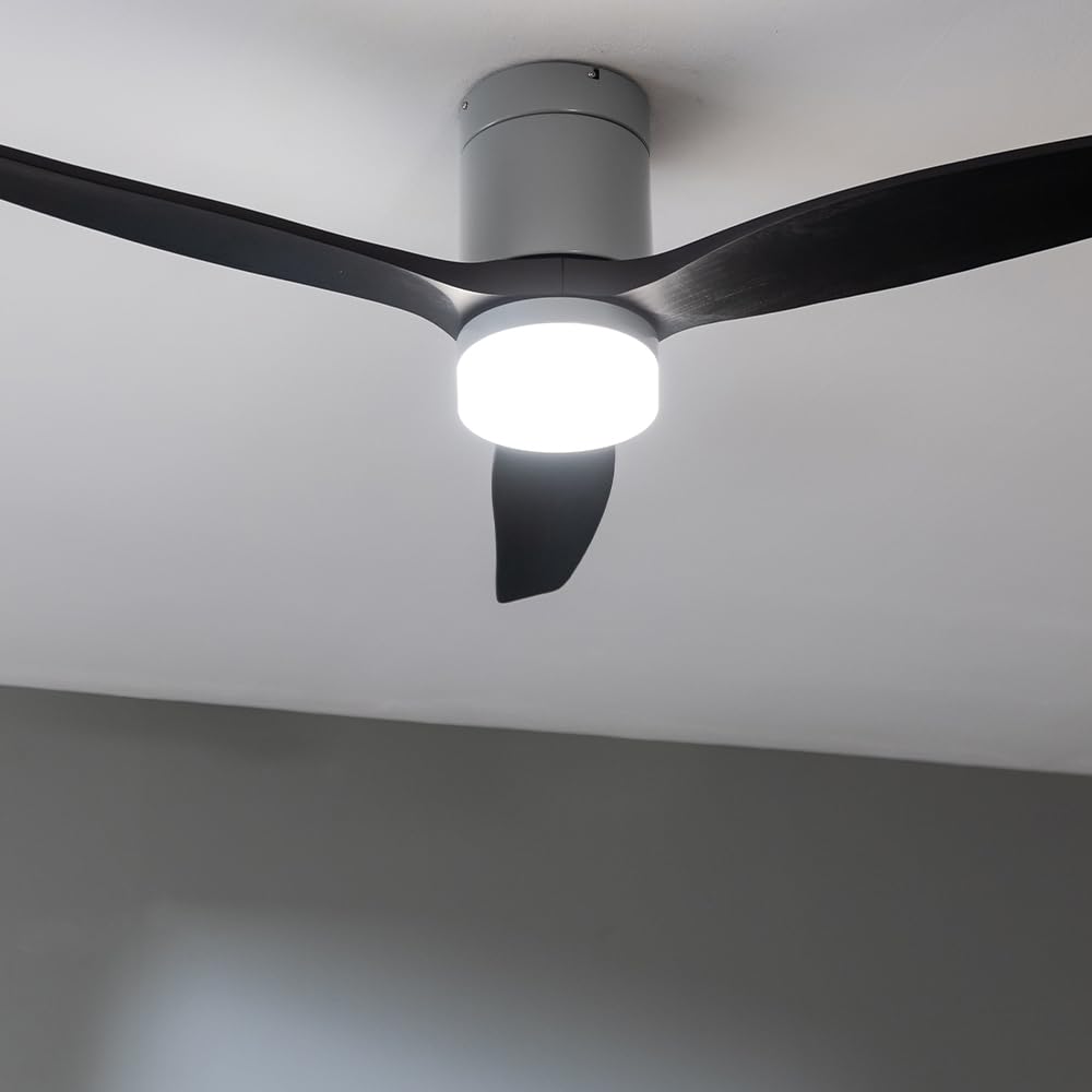 Cecotec Wentylator sufitowy ze światłem i pilotem zdalnego sterowania EnergySilence Aero 5600 Classic Iron & Black. Silnik prądu stałego 40 W, 3 łopatki, światło LED, timer, 6 prędkości, tryb zimowy
