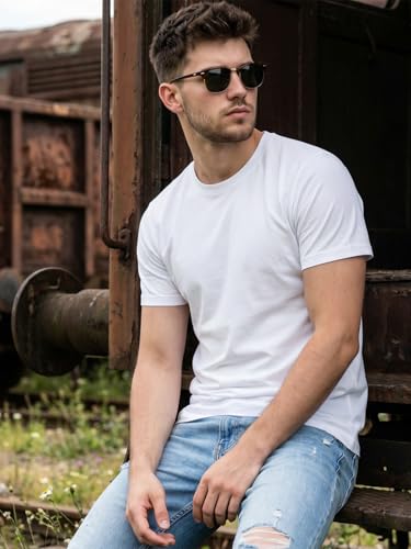 Image of Bewakoof Men's Solid Regular Fit Green Half Sleeve T-Shirt