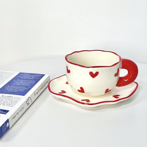 Tasse à café cœur rouge avec soucoupe pour savourer un instant doux - 4