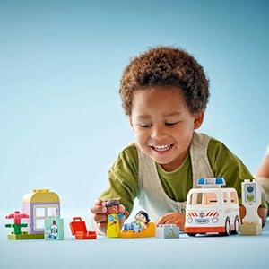 Amazon.co.jp - レゴ® デュプロ デュプロのまち 出動!きゅうきゅう車 10447