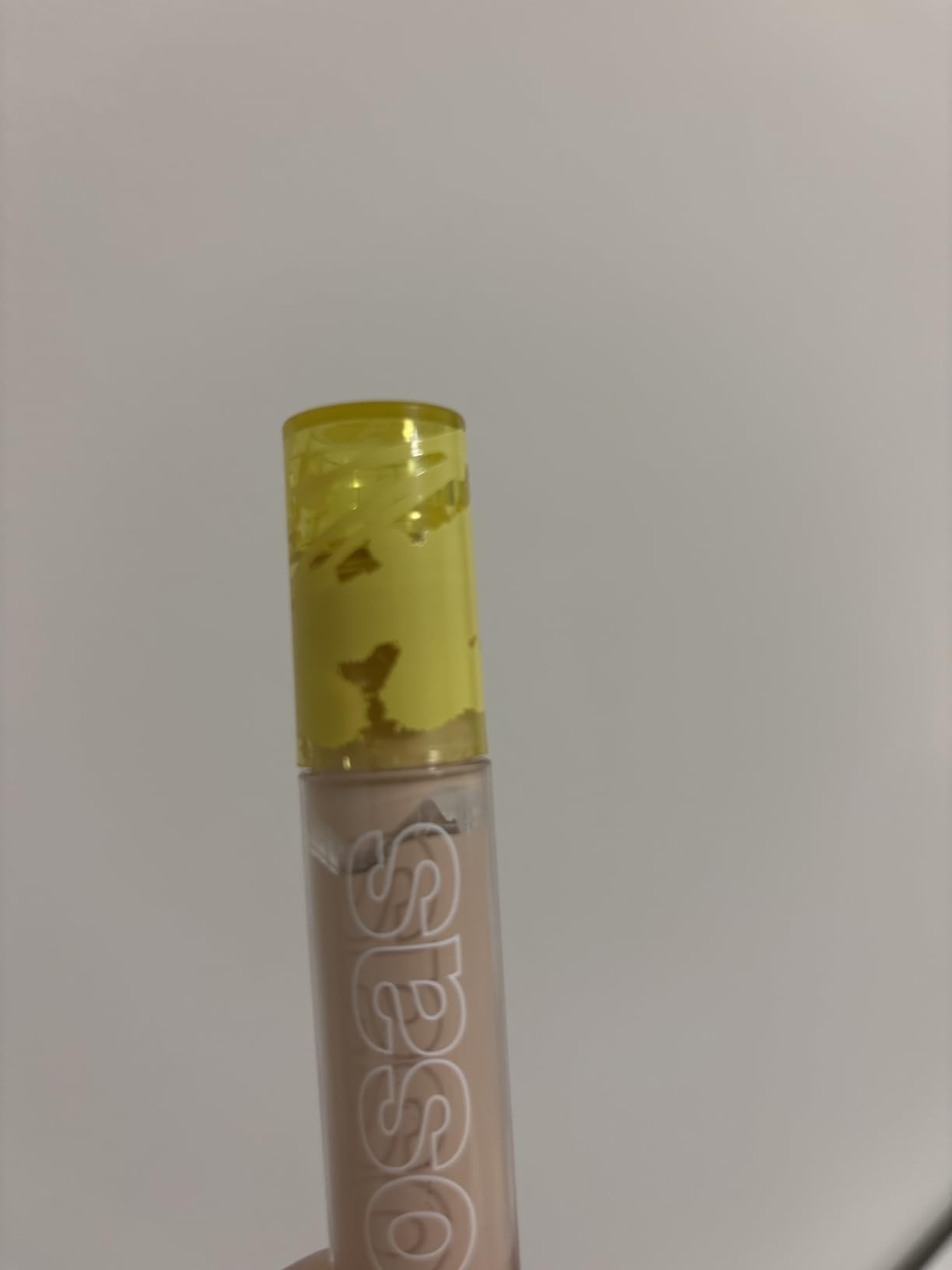 Kosas Revealer Concealer – Medium Coverage Hydrating Under Eye & Face Concealer with Hyaluronic Acid, Tone 2.6 C