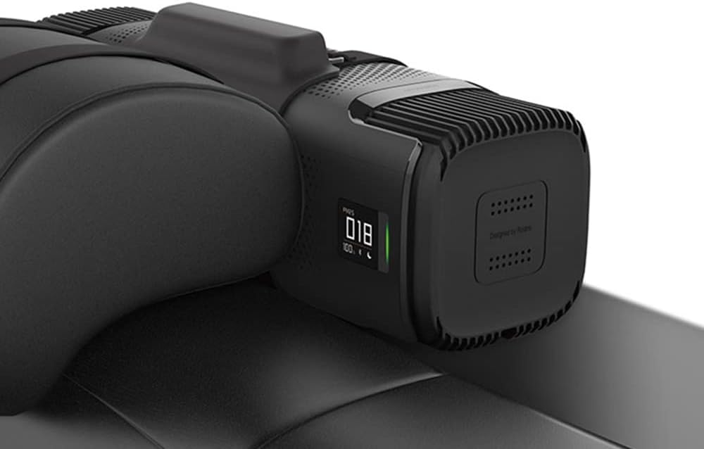 Air purifier mounted on car headrest