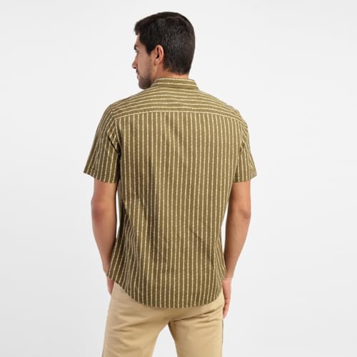 Image of Levi's Men's Solid Slim Fit Shirt