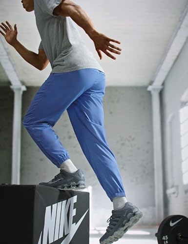 Image of Nike Men's Form Dri-FIT Tapered Versatile Pants