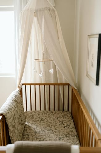 Image of Oilo Crib Sheet, Breathable, Fitted, Organic Cotton Jersey, 300-Thread, Machine Wash, Fits Standard Crib (28 inch x 52 inch x 6 inch), Toddler Bedding, Heirloom Organic Collection, Vintage Safari