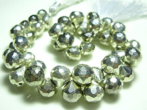 Pyrite argentée facettée contre les perles ternes, briolettes de 8-9mm éclatantes