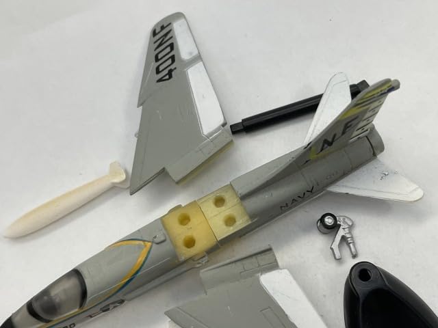 チョコエッグ　戦闘機シリーズ　第3弾　26種類 Amazon.co.jp: ベルクト シークレット 戦闘機シリーズ 第3弾
