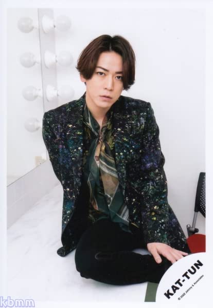 Amazon.co.jp: KAT-TUN 公式生写真 （亀梨和也）KA00521 : おもちゃ