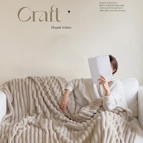 Fourrure synthétique douce pour soirées cocooning au salon