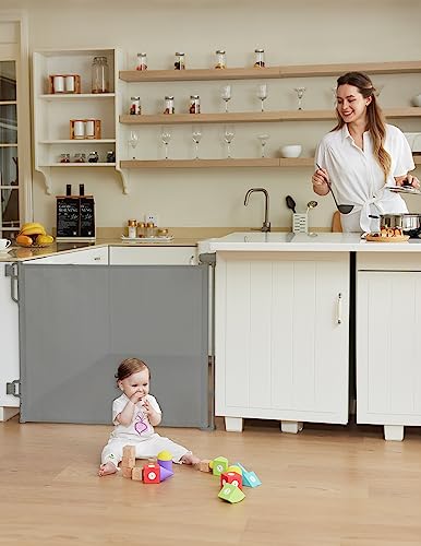 Momcozy Automatischer Verriegelung Treppenschutzgitter Ausziehbar für Baby, Haustier Türschutzgitter, Kinderschutzgitter, Einhändig Öffnen,0-140 cm, Geeignet für Treppen/Türen/Innen & Außen