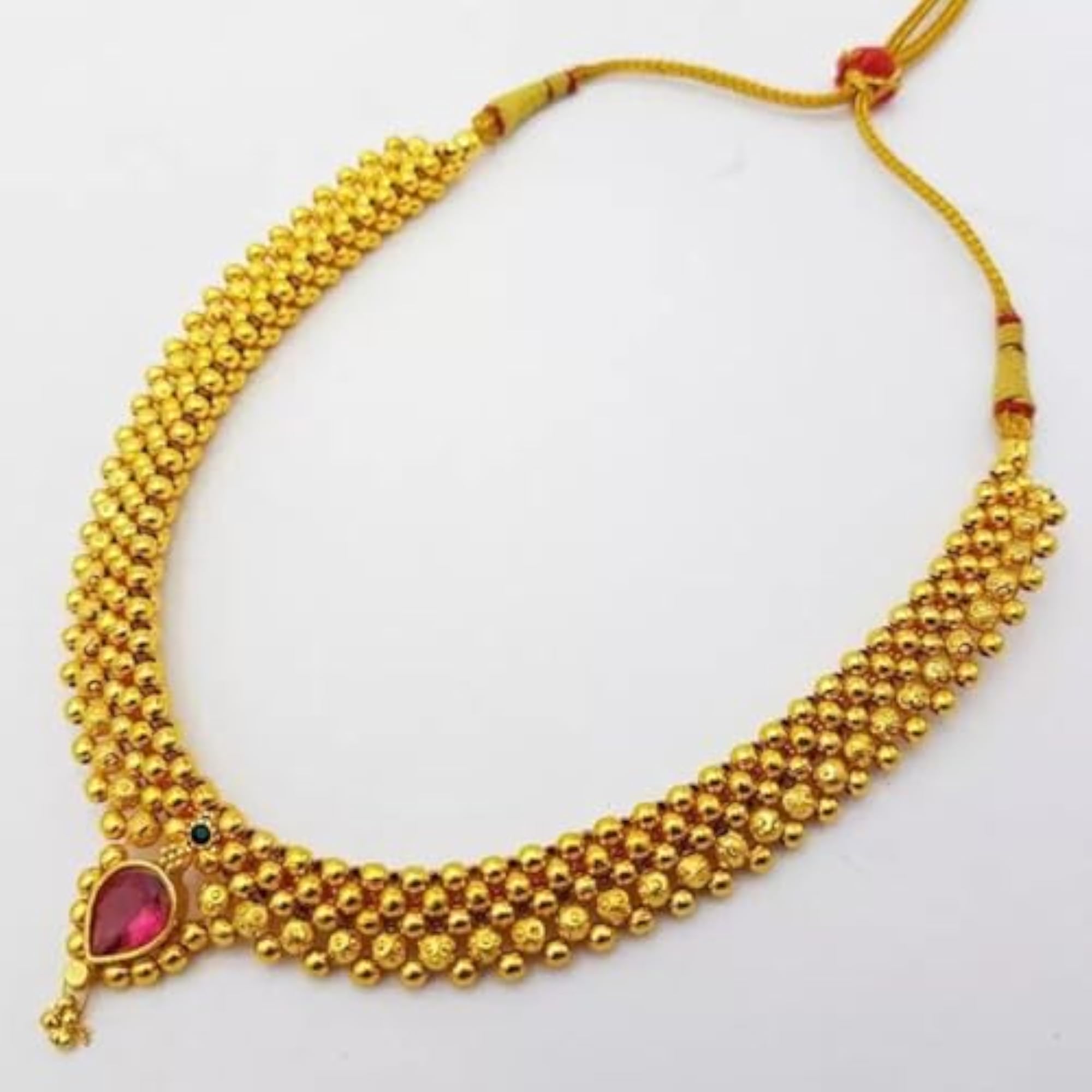 Traditional Maharashtrian Kolhapuri Thushi Necklace Set