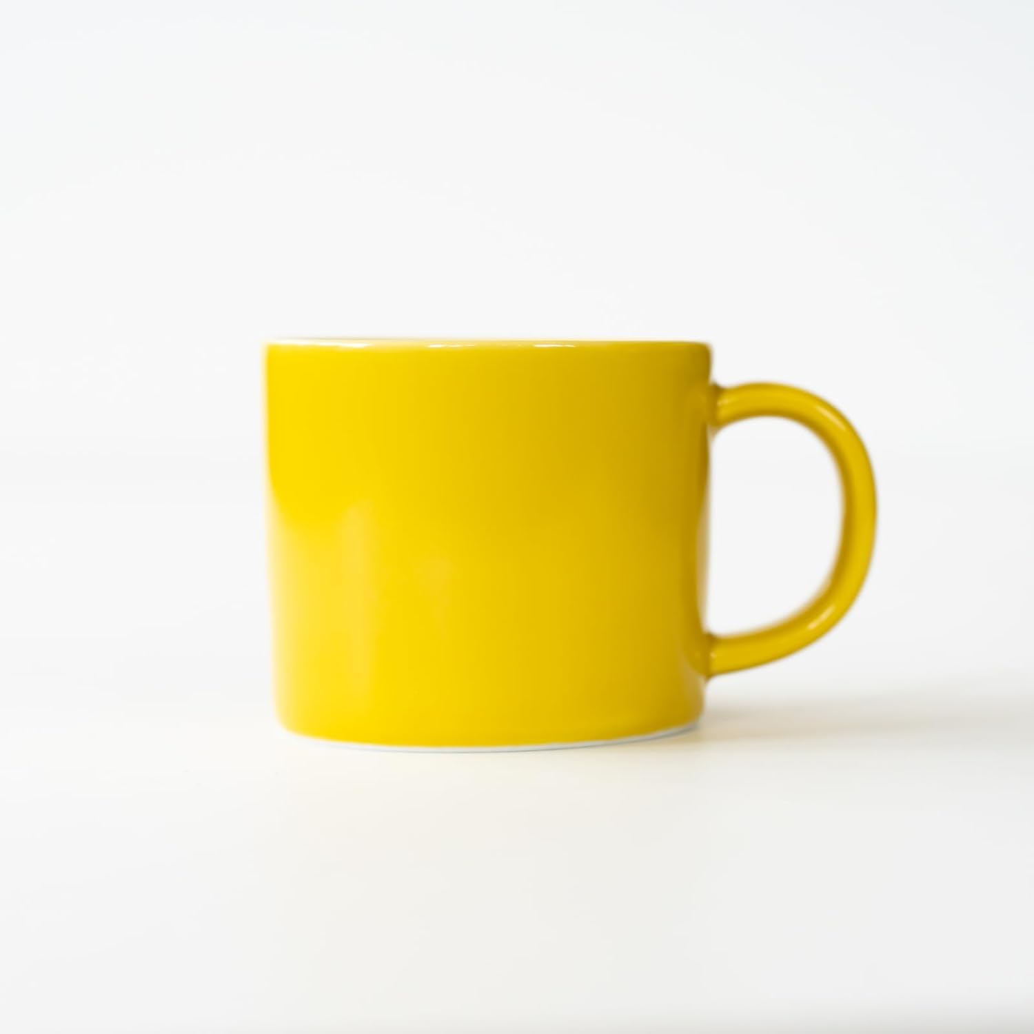 Saikai Pottery 13878 Hasami Ware Common Mug, Yellow, Capacity: Approx. 8.5 fl oz (250 ml), Microwave and Dishwasher Safe