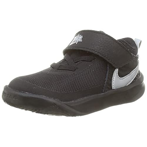 Nike Team Hustle D 10 Basketball Shoe, Black/Metallic Silver-Volt-White, 39 EU