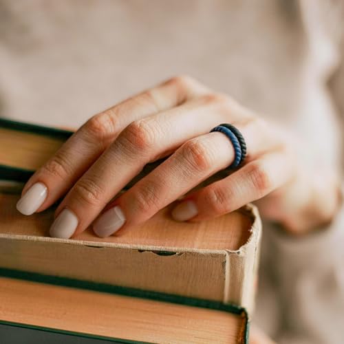 Image of Egnaro Women's Silicone Anniversary Rings, 2.5mm Wide 1.8mm Thick Stackable Rubber Wedding Band, Thin Stylish Comfort Fit Silicone Ring for Nurse, Workout, Work, Pregnancy, Travel, Daily Gift