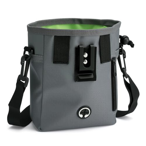 【Il Regalo Perfetto】Se voi o un vostro amico avete un cane, questa borsa per cani è il regalo perfetto per i vostri amici e familiari. In questo modo avrete le mani libere quando portate a spasso il cane. La borsa per dolcetti può essere utilizzata anche come borsa per il tempo libero all'aperto per riporre snack e giocattoli per gli animali domestici. Può contenere anche un telefono cellulare, un portafoglio e le chiavi. È comodo e pratico