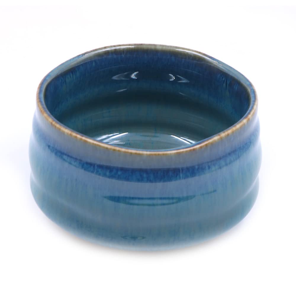 Tazón tradicional japonesa de ceremonia de té matcha hecho a mano en Japón, esmalte gris azul