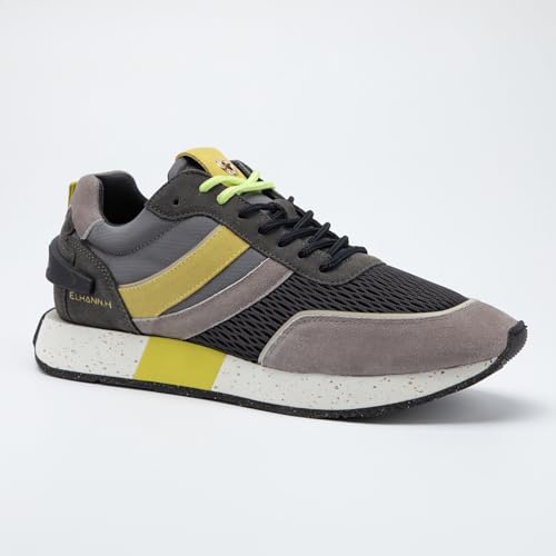 Image of ELHANN.H The SJ688 Sneaker Combines Simple Lines with a Dynamic Style. The MKX Finish of its Midsole Brings a Vintage Look to the Shoe.